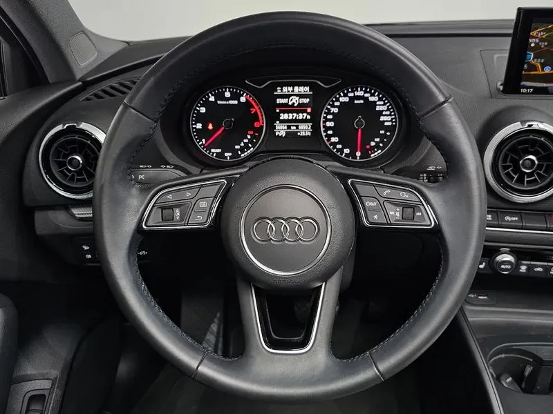 Audi A3 2.0 TFSI, снимка 13 - Автомобили и джипове - 55006371