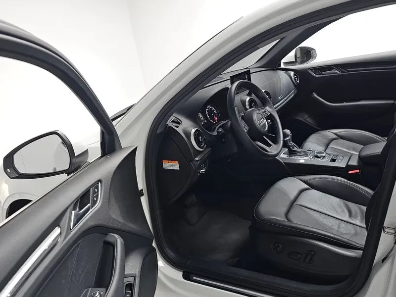 Audi A3 2.0 TFSI, снимка 10 - Автомобили и джипове - 55006371