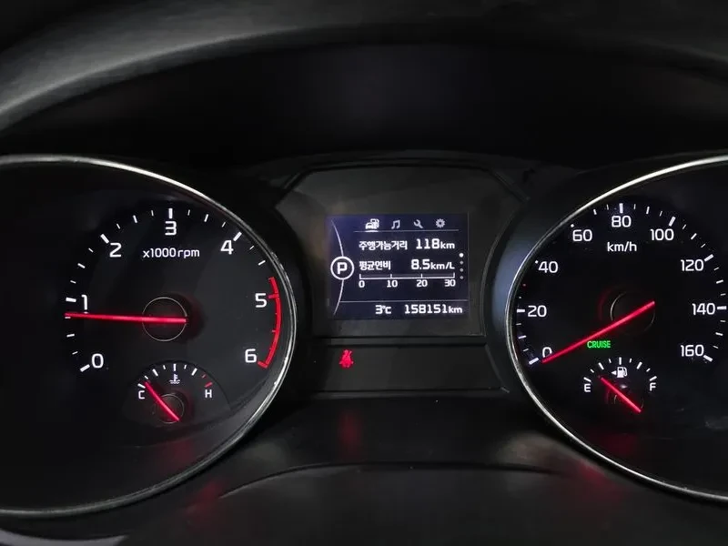 Kia Carnival 11-SEATER DELUXE, снимка 8 - Автомобили и джипове - 55290765