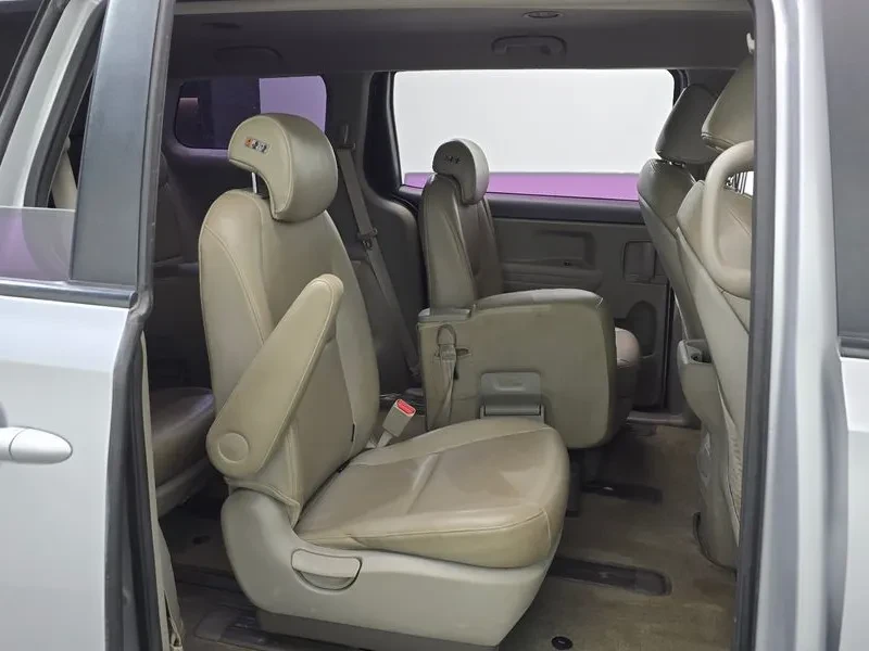 Kia Carnival 11-SEATER DELUXE, снимка 12 - Автомобили и джипове - 55290765