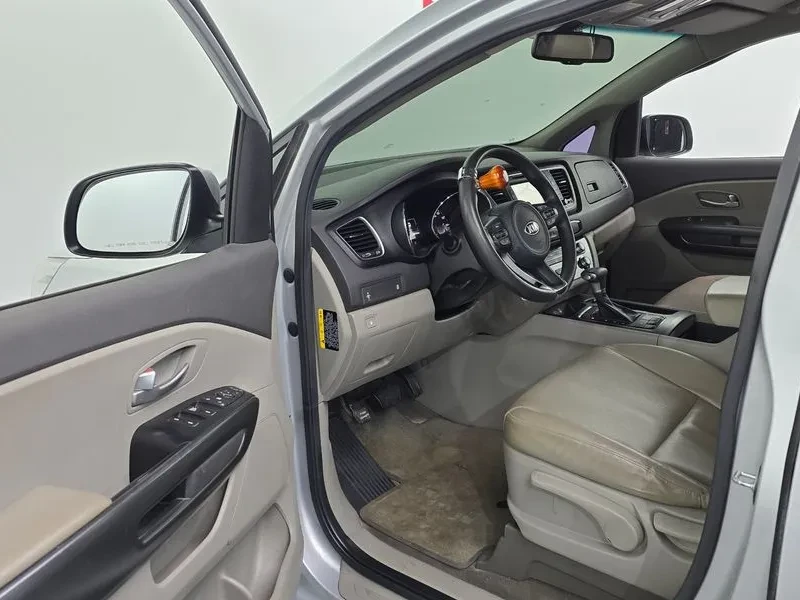 Kia Carnival 11-SEATER DELUXE, снимка 10 - Автомобили и джипове - 55290765