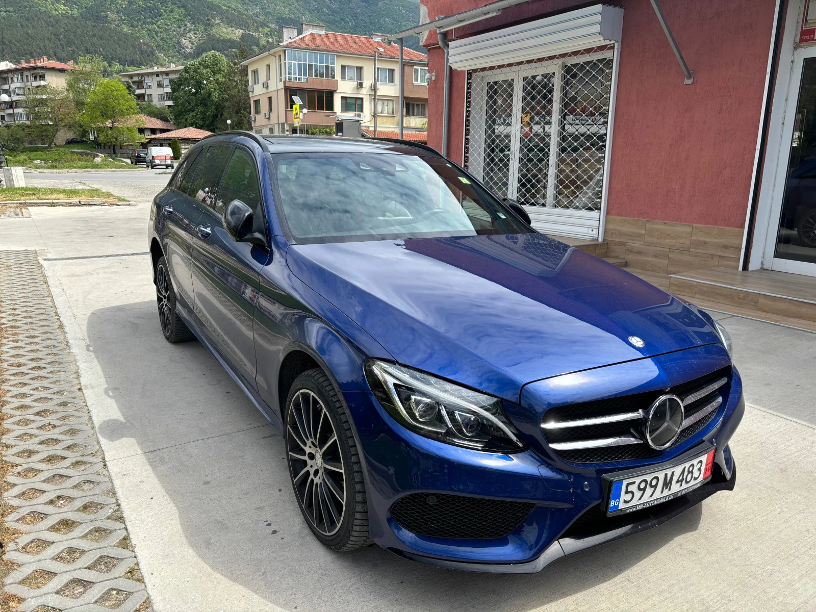 Mercedes-Benz C 250 AMG/Distronic/LED/PANORAMA/360 CAMERA/LEATHER - изображение 4