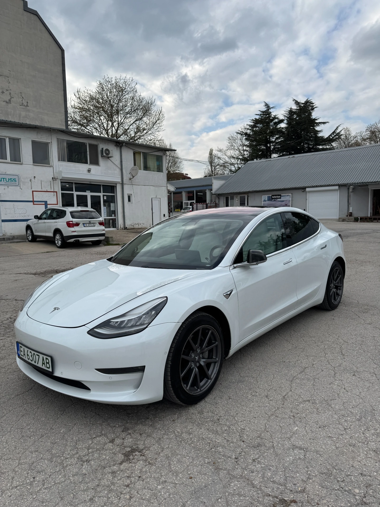 Tesla Model 3 НАЛИЧНА БАРТЕР Mid Range панорама CCS2 - изображение 6