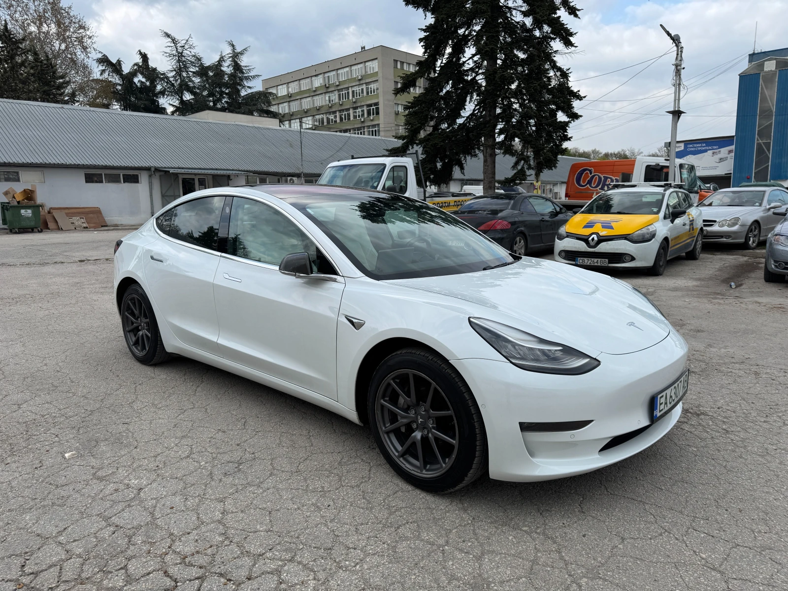 Tesla Model 3 НАЛИЧНА БАРТЕР Mid Range панорама CCS2 - изображение 4