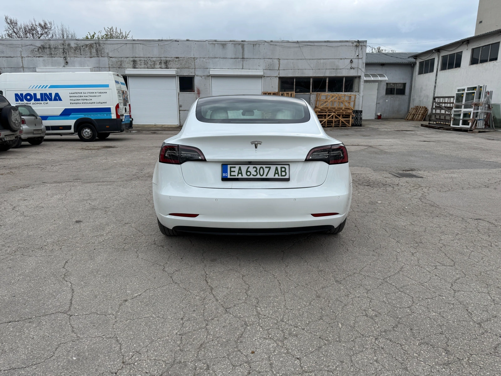 Tesla Model 3 НАЛИЧНА БАРТЕР Mid Range панорама CCS2 - изображение 3