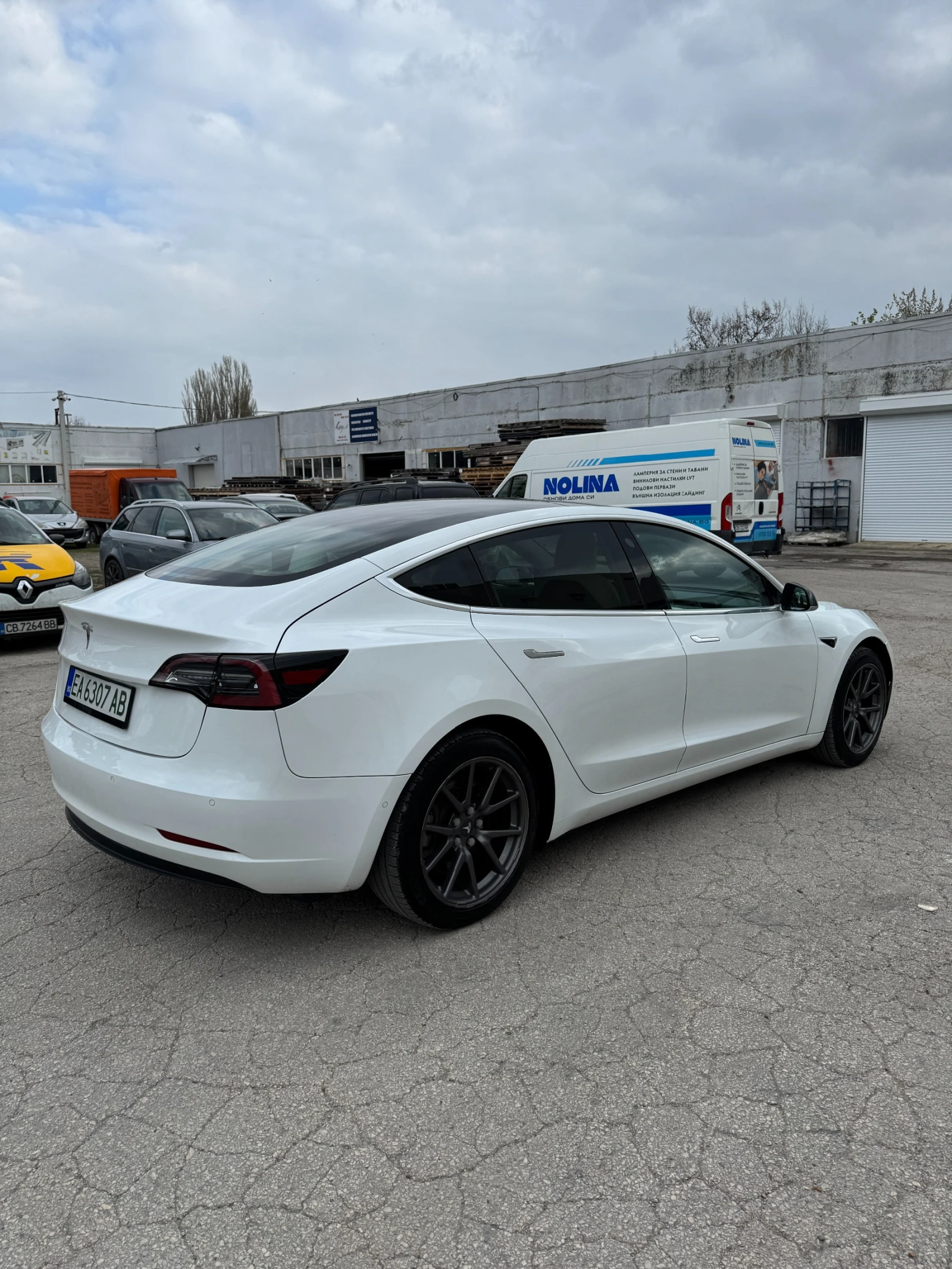 Tesla Model 3 НАЛИЧНА БАРТЕР Mid Range панорама CCS2 - изображение 5