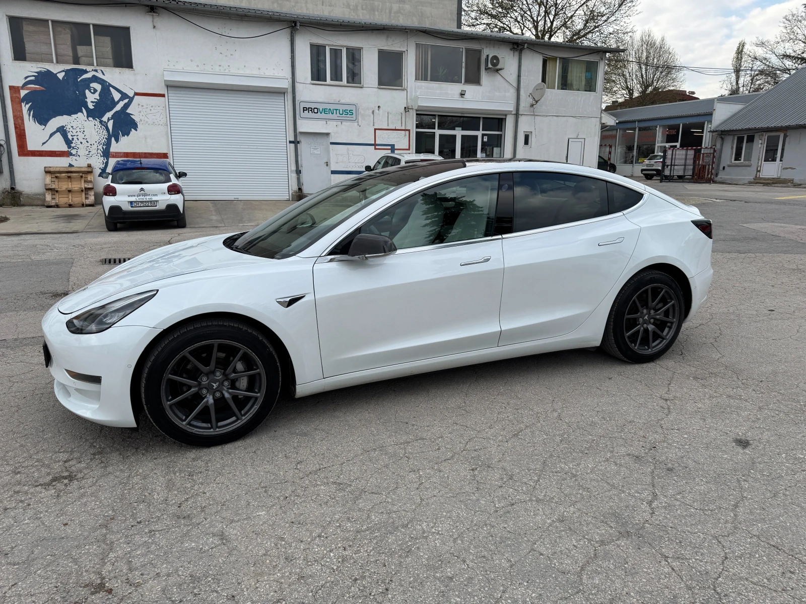 Tesla Model 3 НАЛИЧНА БАРТЕР Mid Range панорама CCS2 - изображение 7