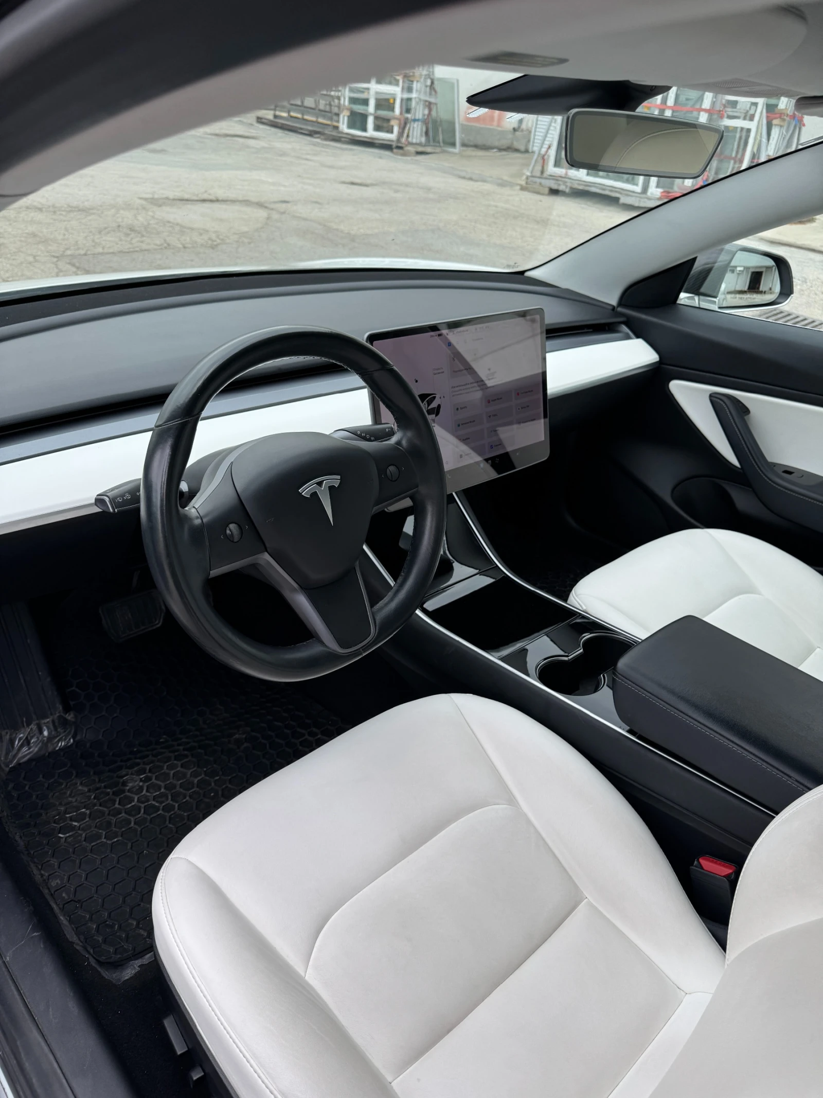 Tesla Model 3 НАЛИЧНА БАРТЕР Mid Range панорама CCS2 - изображение 10