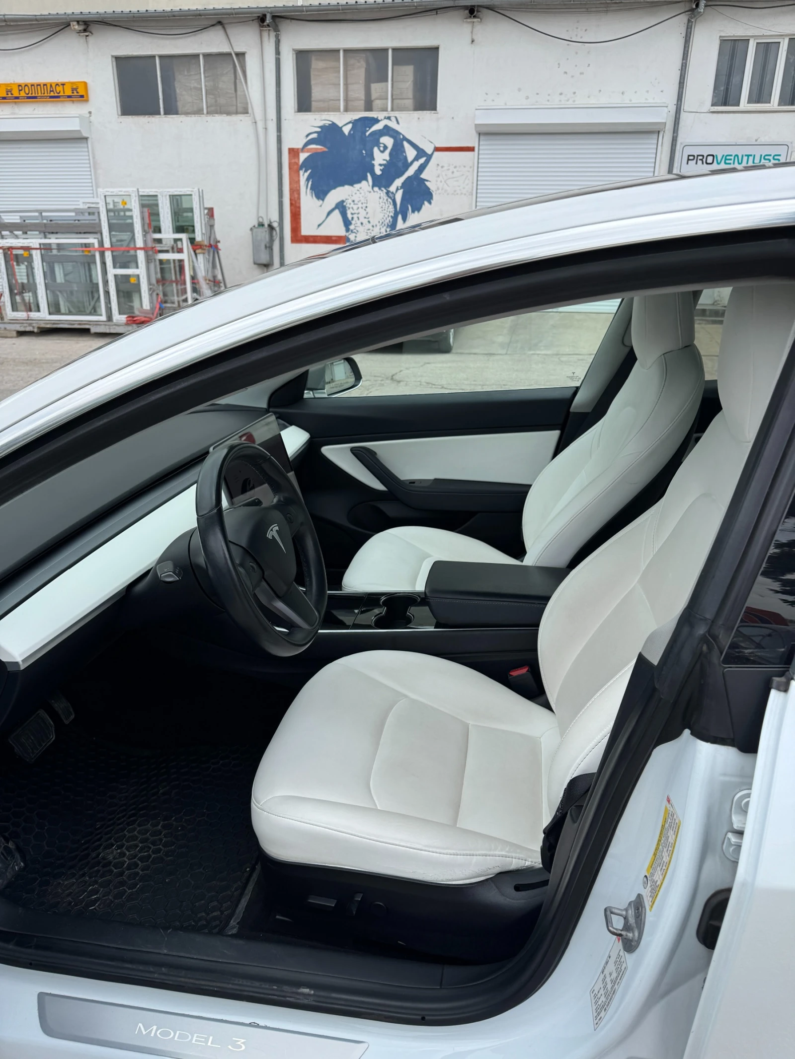 Tesla Model 3 НАЛИЧНА БАРТЕР Mid Range панорама CCS2 - изображение 9