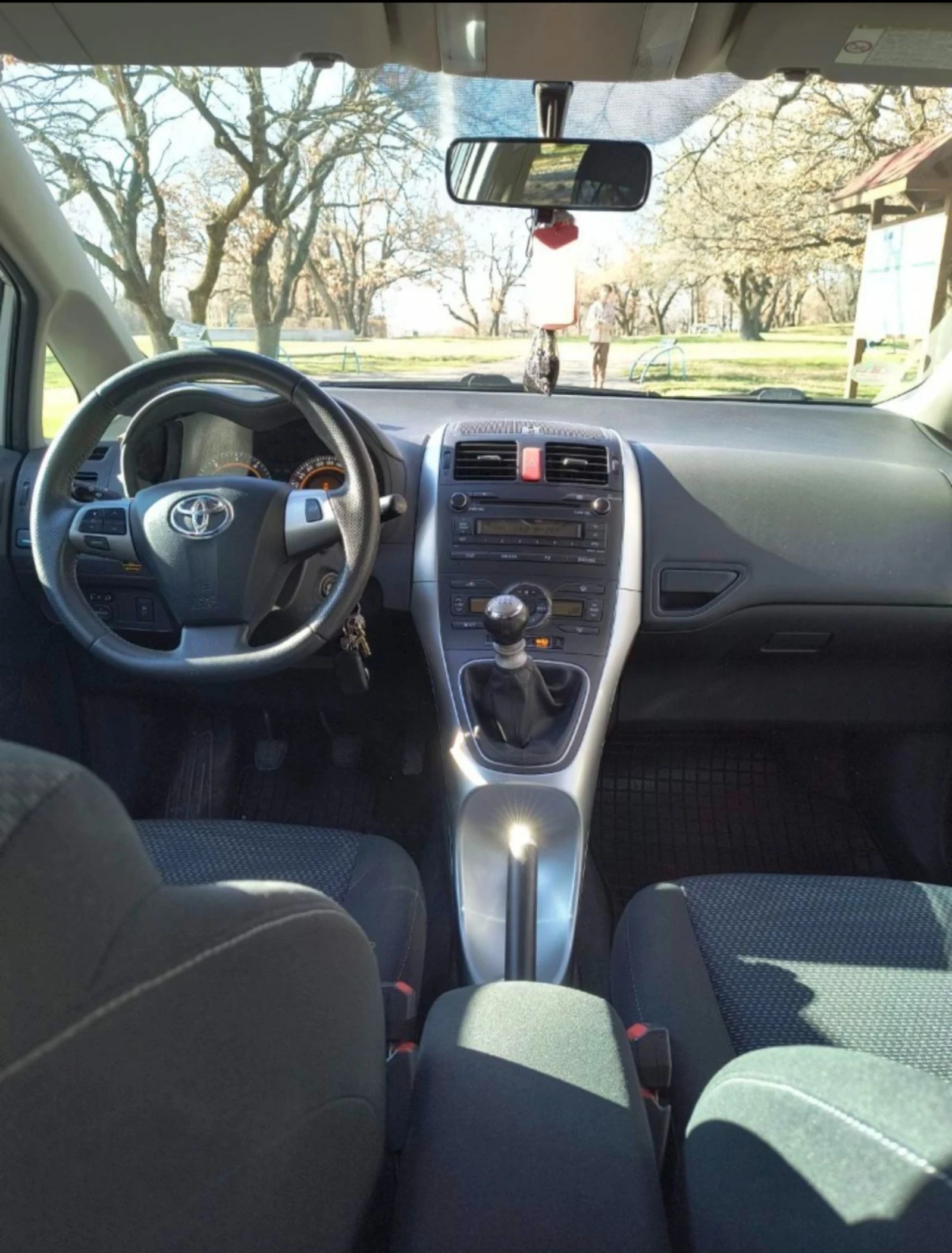 Toyota Auris 1.4 d4d - изображение 7