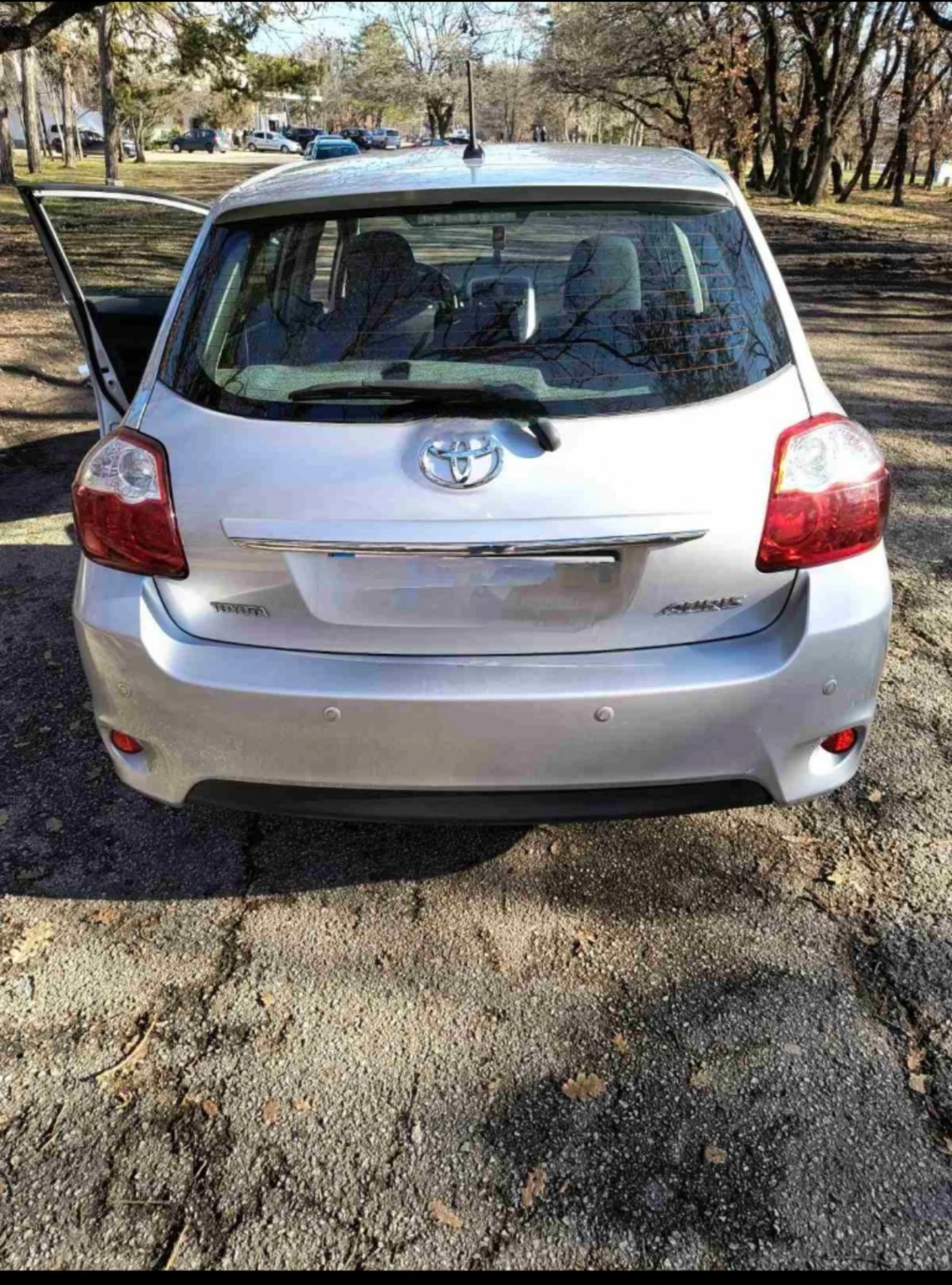 Toyota Auris 1.4 d4d - изображение 2