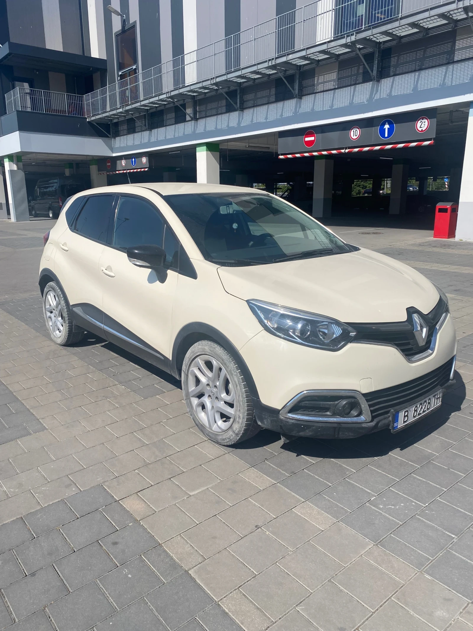 Renault Captur 1.5 dci - изображение 2