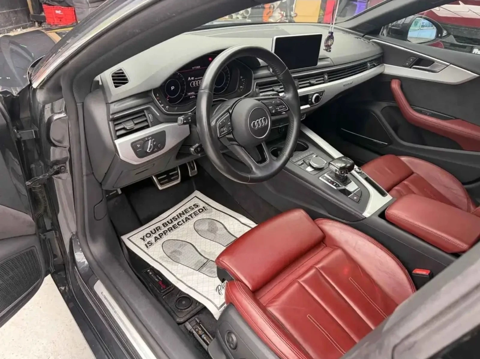 Audi A5 2018/B&O/AMBIENT/PANO/360/4x4/Чист КАРФАКС, снимка 10 - Автомобили и джипове - 54071035