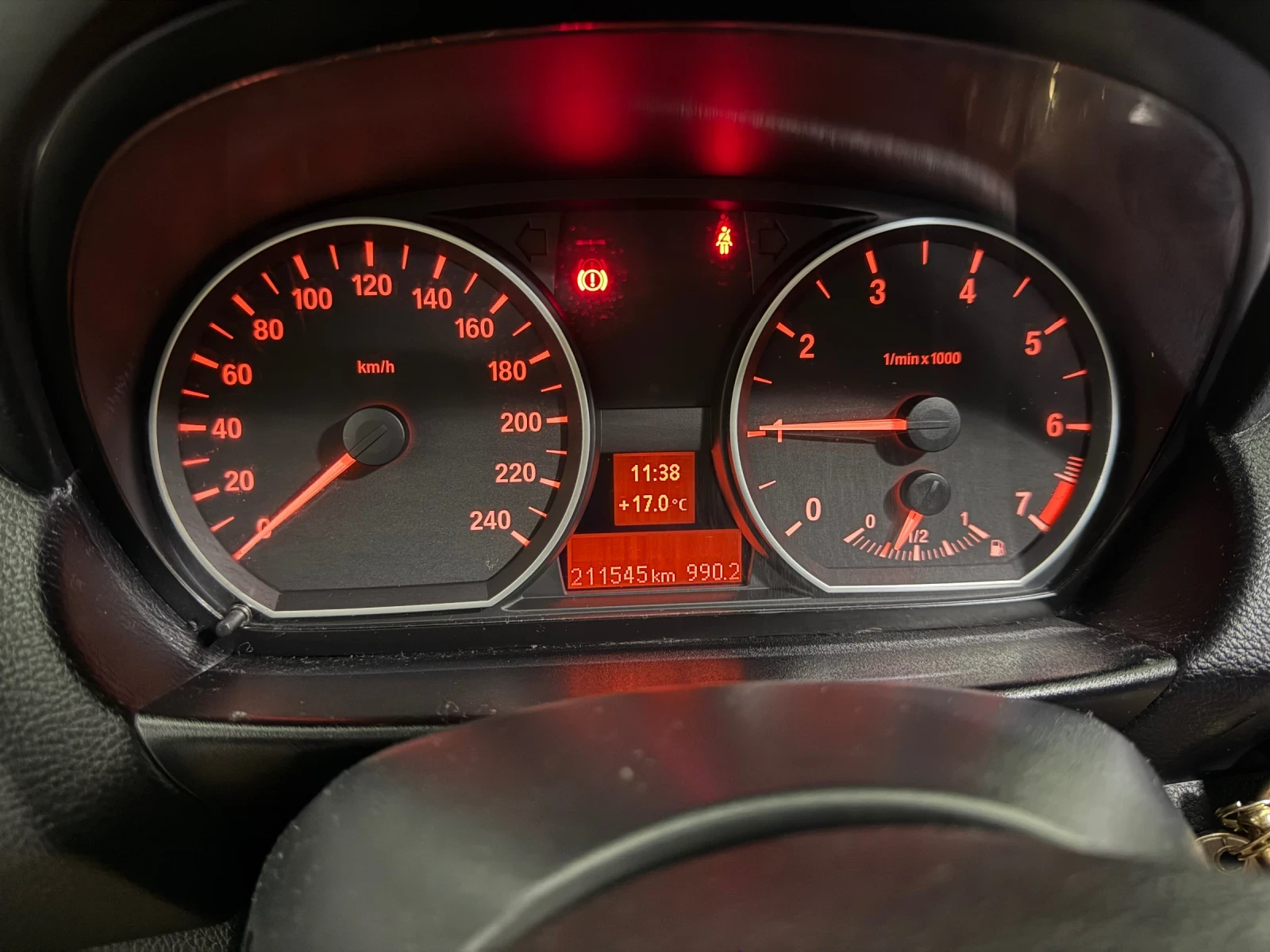 BMW 116 1.6i, снимка 10 - Автомобили и джипове - 54110082