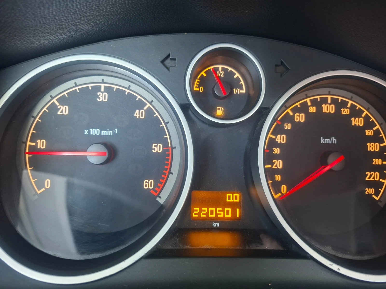 Opel Astra 1.7 CDTI, снимка 9 - Автомобили и джипове - 54174091