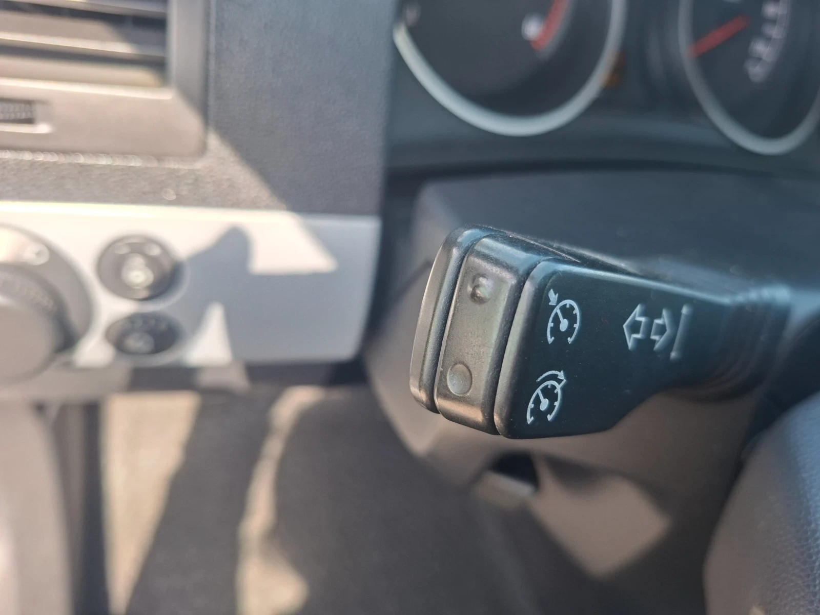 Opel Astra 1.7 CDTI, снимка 15 - Автомобили и джипове - 54174091