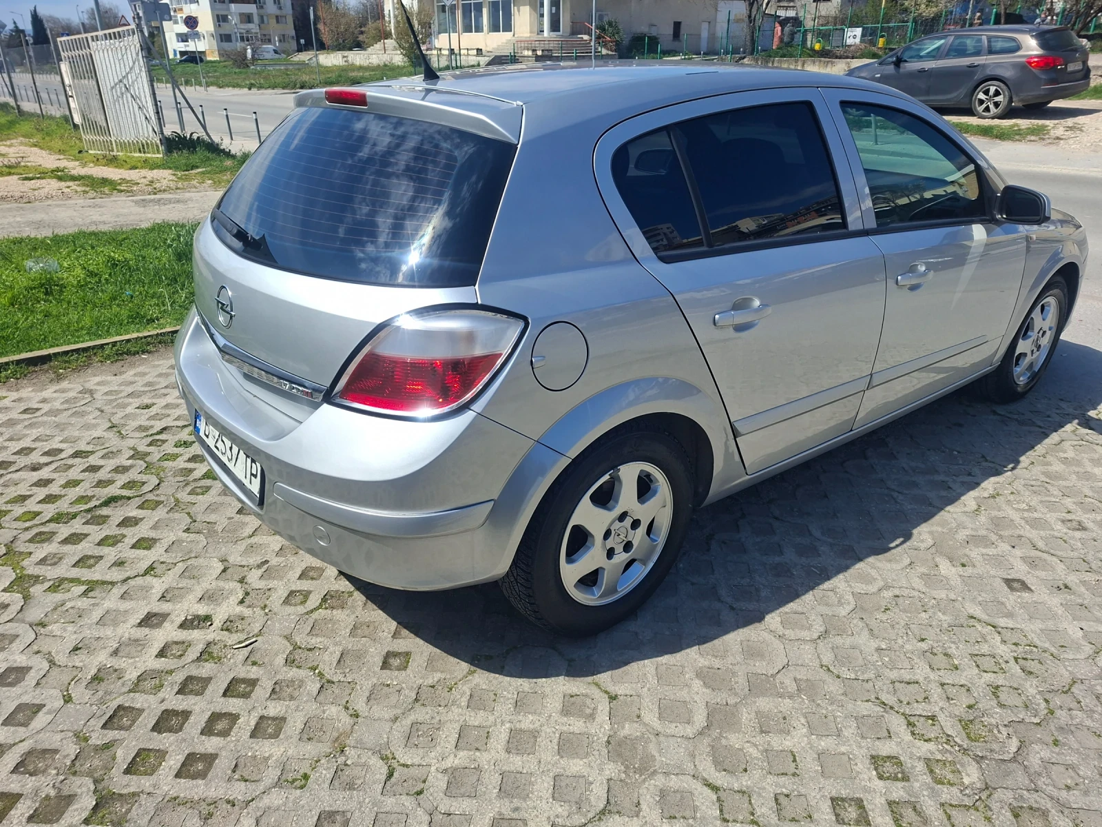 Opel Astra 1.7 CDTI, снимка 8 - Автомобили и джипове - 54174091
