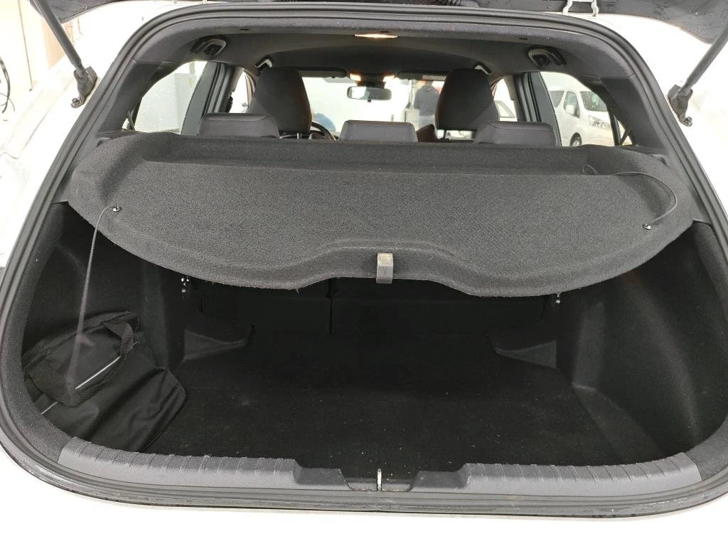 Toyota Corolla 1.8 Business - Hybrid, снимка 11 - Автомобили и джипове - 54205335