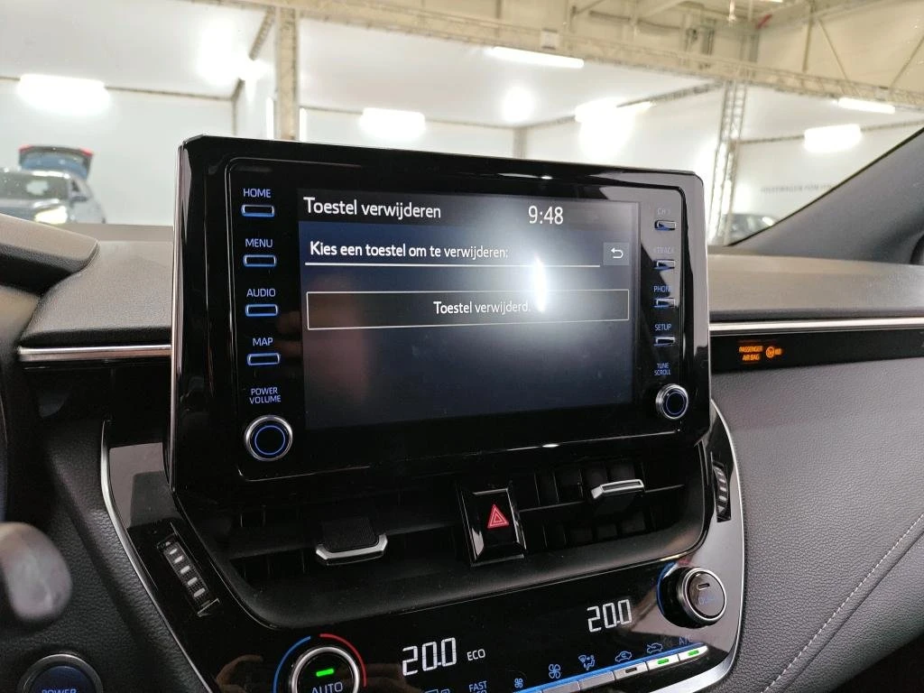 Toyota Corolla 1.8 Business - Hybrid, снимка 9 - Автомобили и джипове - 54205335