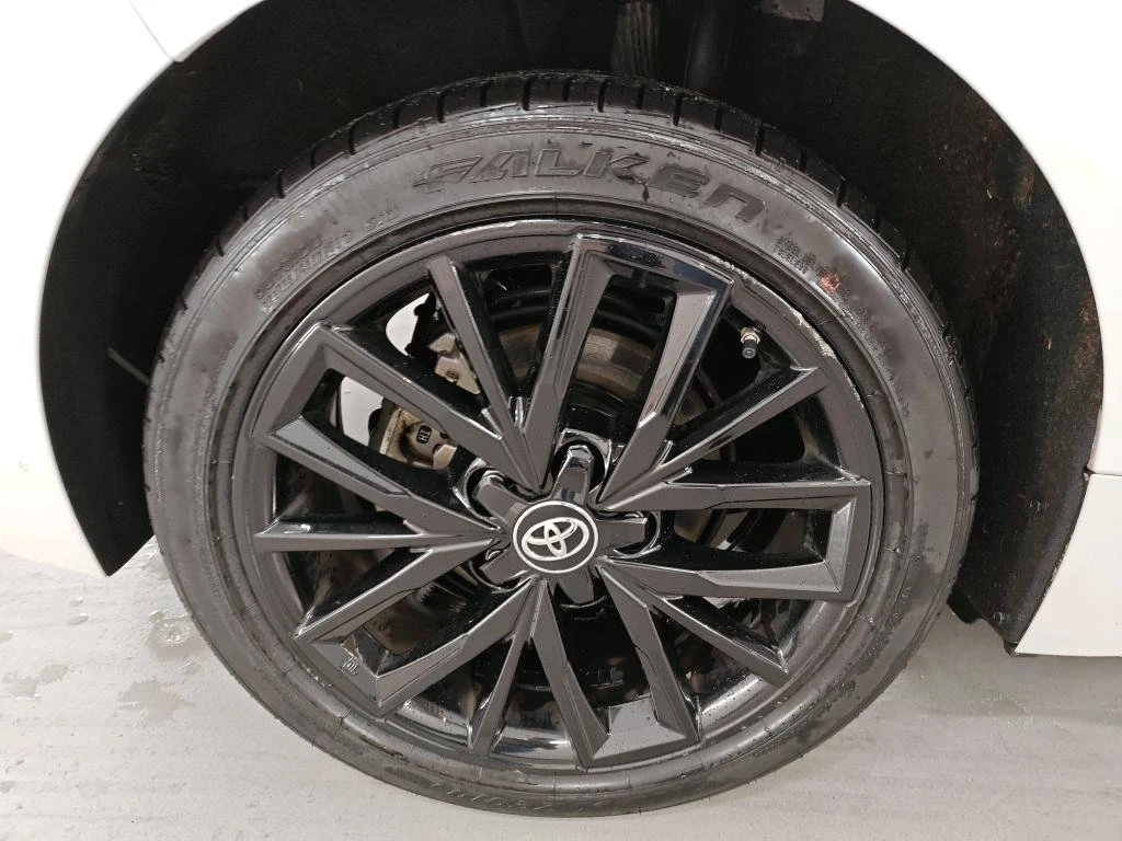 Toyota Corolla 1.8 Business - Hybrid, снимка 15 - Автомобили и джипове - 54205335