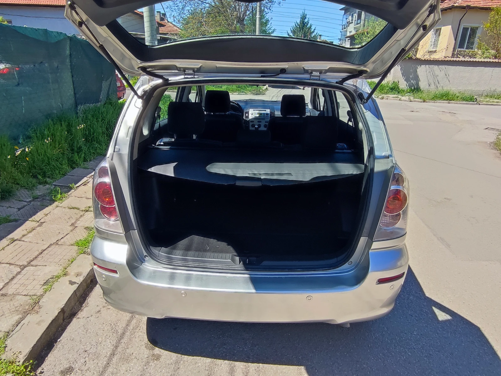 Toyota Corolla verso 2.0 D4D-116kc-ИТАЛИЯ, снимка 12 - Автомобили и джипове - 54341076