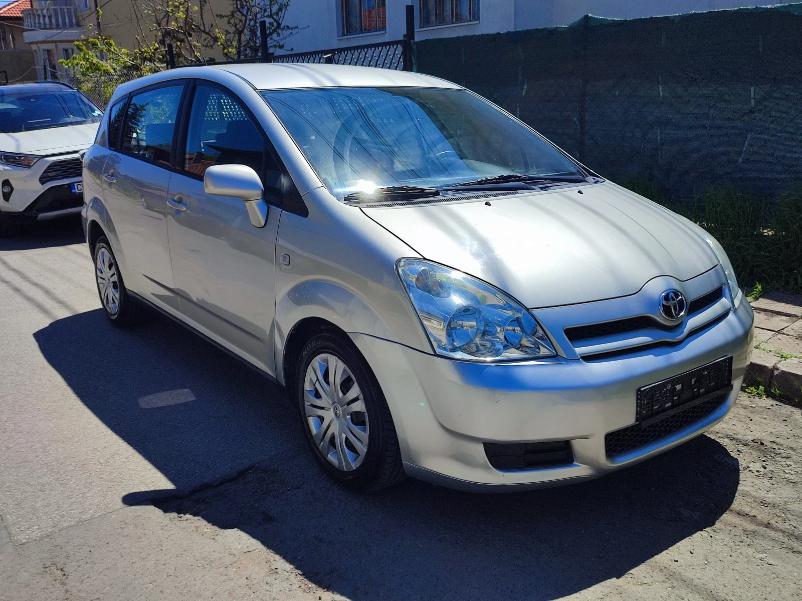 Toyota Corolla verso 2.0 D4D-116kc-ИТАЛИЯ, снимка 3 - Автомобили и джипове - 54341076