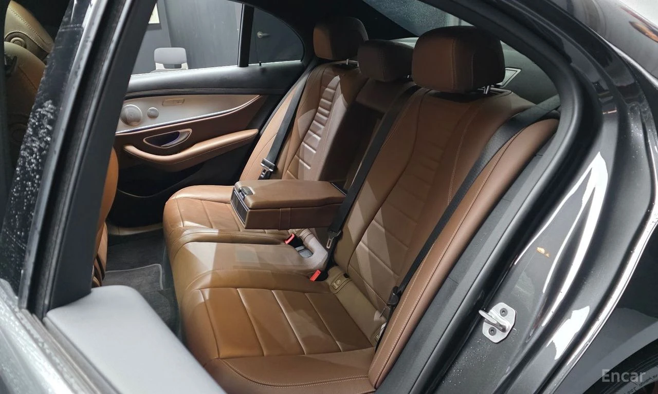 Mercedes-Benz E 350 4MATIC* ПОДГРЕВ* ОБДУХВАНЕ* LANE* ASSIST* МЪРТВА* , снимка 15 - Автомобили и джипове - 54423126