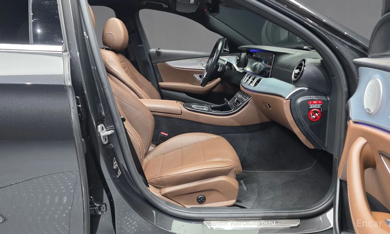 Mercedes-Benz E 350 4MATIC* ПОДГРЕВ* ОБДУХВАНЕ* LANE* ASSIST* МЪРТВА* , снимка 13 - Автомобили и джипове - 54423126
