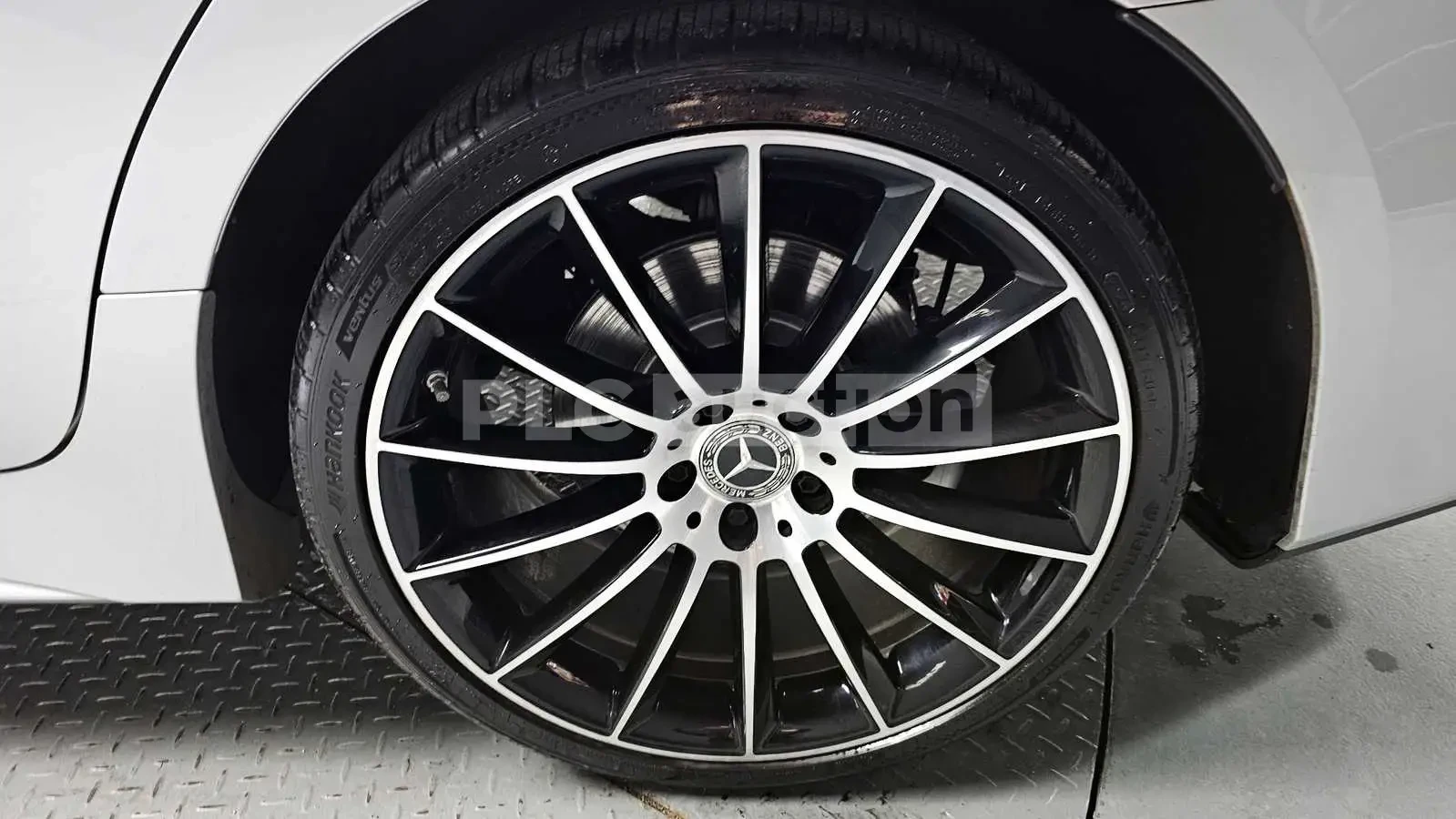 Mercedes-Benz CLS 400 d 4MATIC AMG| 360| HUD| AIRMATIC| ВКЛ.ТЕХНОТЕСТ, снимка 17 - Автомобили и джипове - 54941059