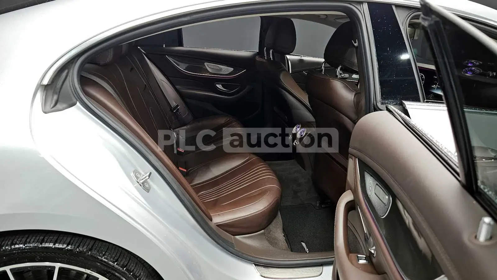Mercedes-Benz CLS 400 d 4MATIC AMG| 360| HUD| AIRMATIC| ВКЛ.ТЕХНОТЕСТ, снимка 13 - Автомобили и джипове - 54941059