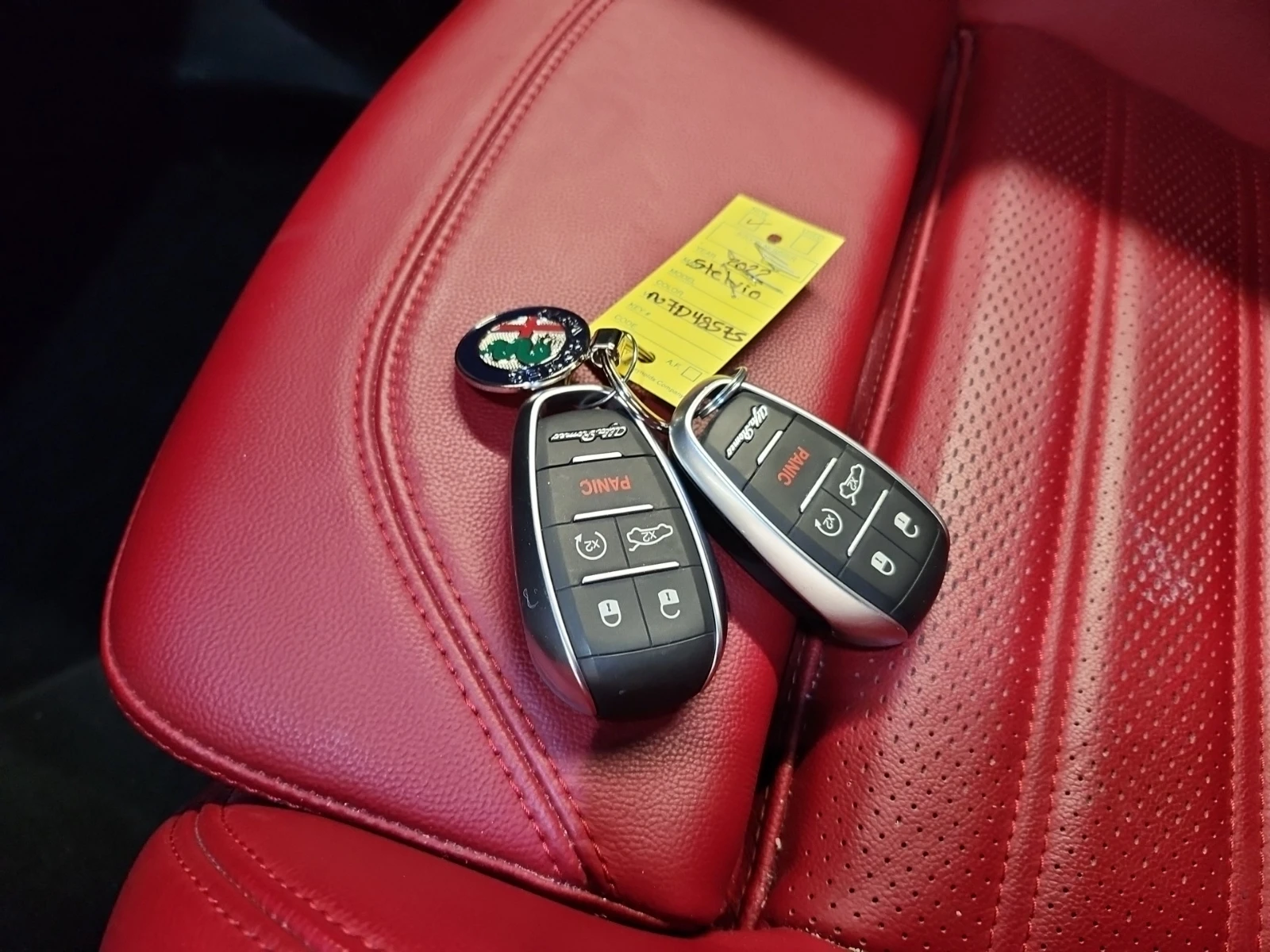 Alfa Romeo Giulia Veloce/AWD/H&K/Pano/Distronic/Red Interior | Mobile.bg � ����������� 12