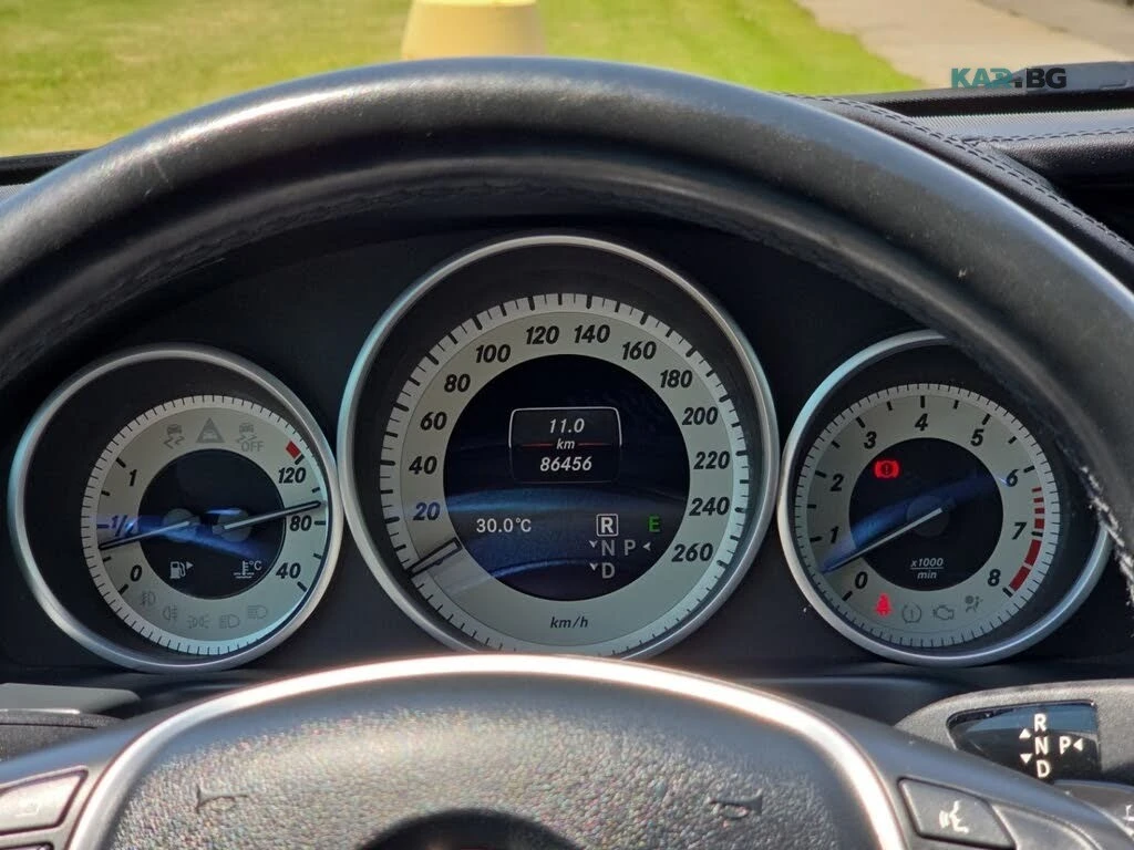 Mercedes-Benz E 400 * 4MATIC* АвтоКредит * (ЦЕНА ДО БГ), снимка 13 - Автомобили и джипове - 55123729