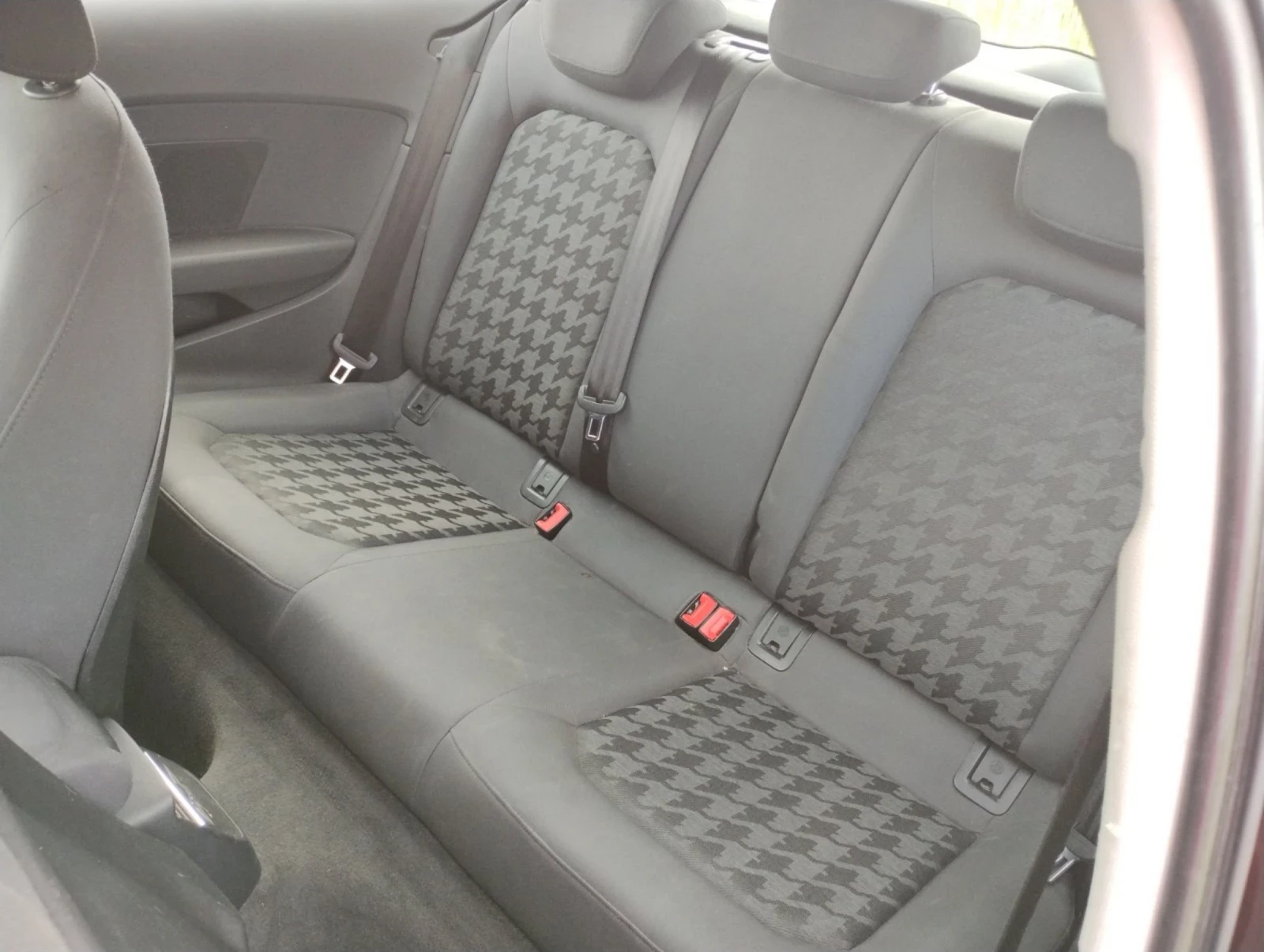 Audi A3 1.6 TDI EURO 6 , снимка 16 - Автомобили и джипове - 55343024