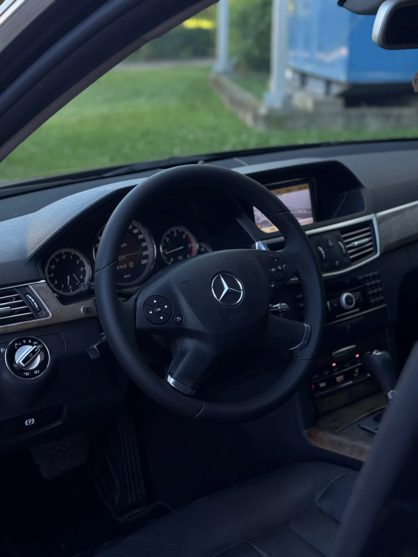 Mercedes-Benz E 220 CDI, снимка 5 - Автомобили и джипове - 55650901