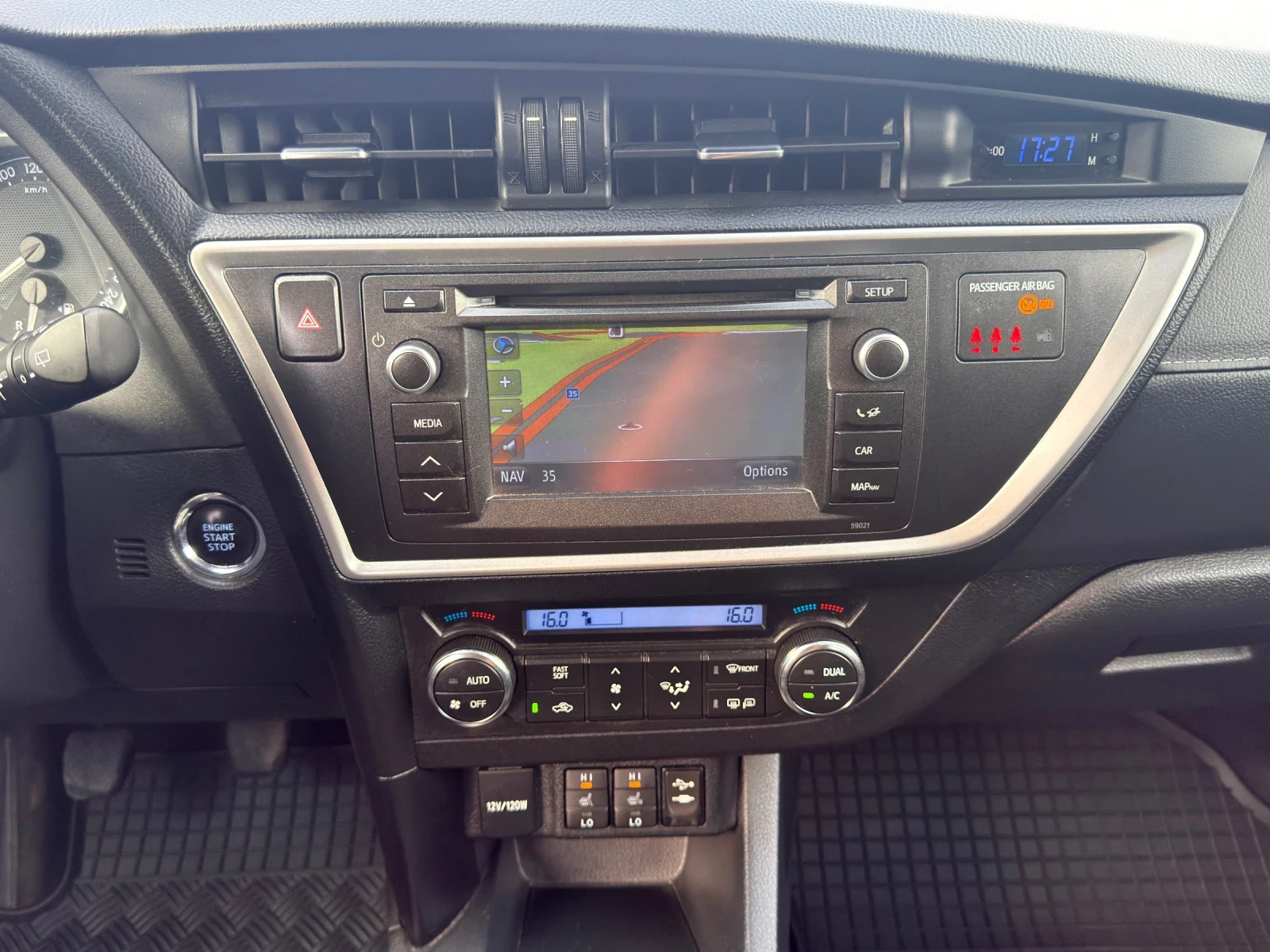 Toyota Auris 2.0D4D, снимка 11 - Автомобили и джипове - 56210500