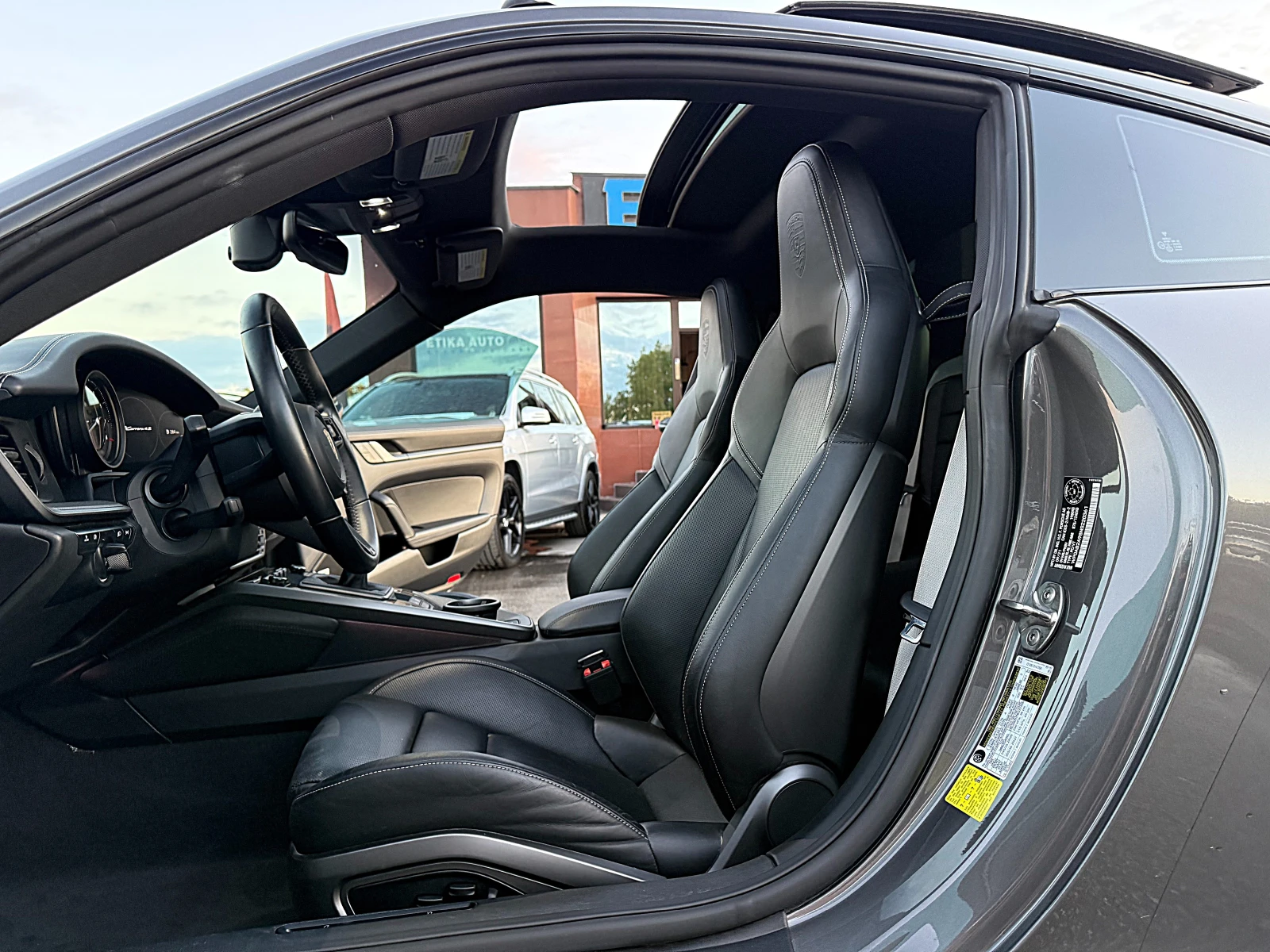 Porsche 911 ПОРЪЧКОВО-4S-PANORAMA-7скор-BOSE-360 KAMERI-FULL!, снимка 10 - Автомобили и джипове - 56332262