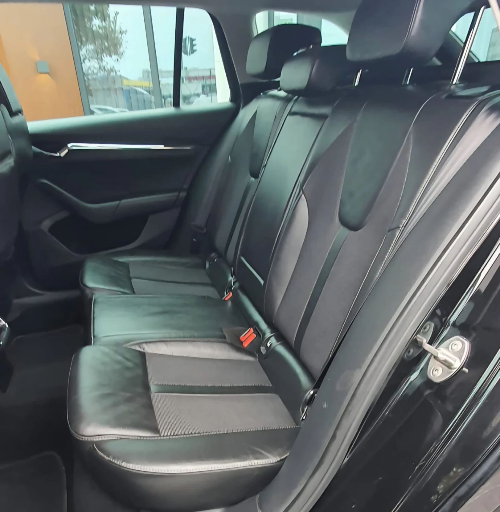 Skoda Octavia 2.0TDI 150 SW DSG7 MATRIX 145���.��! | Mobile.bg � ����������� 10