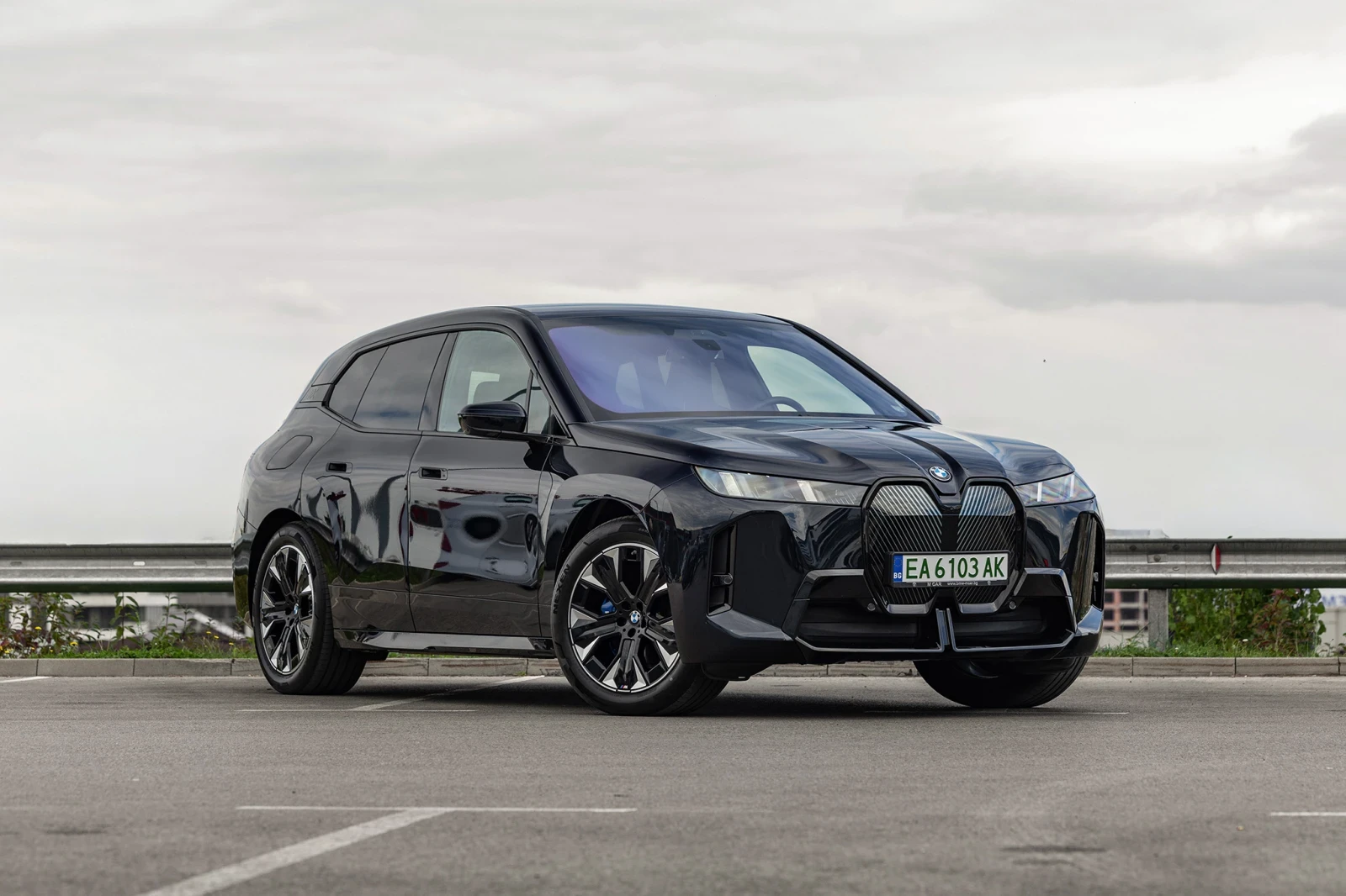 BMW iX ix45, снимка 3 - Автомобили и джипове - 56566966