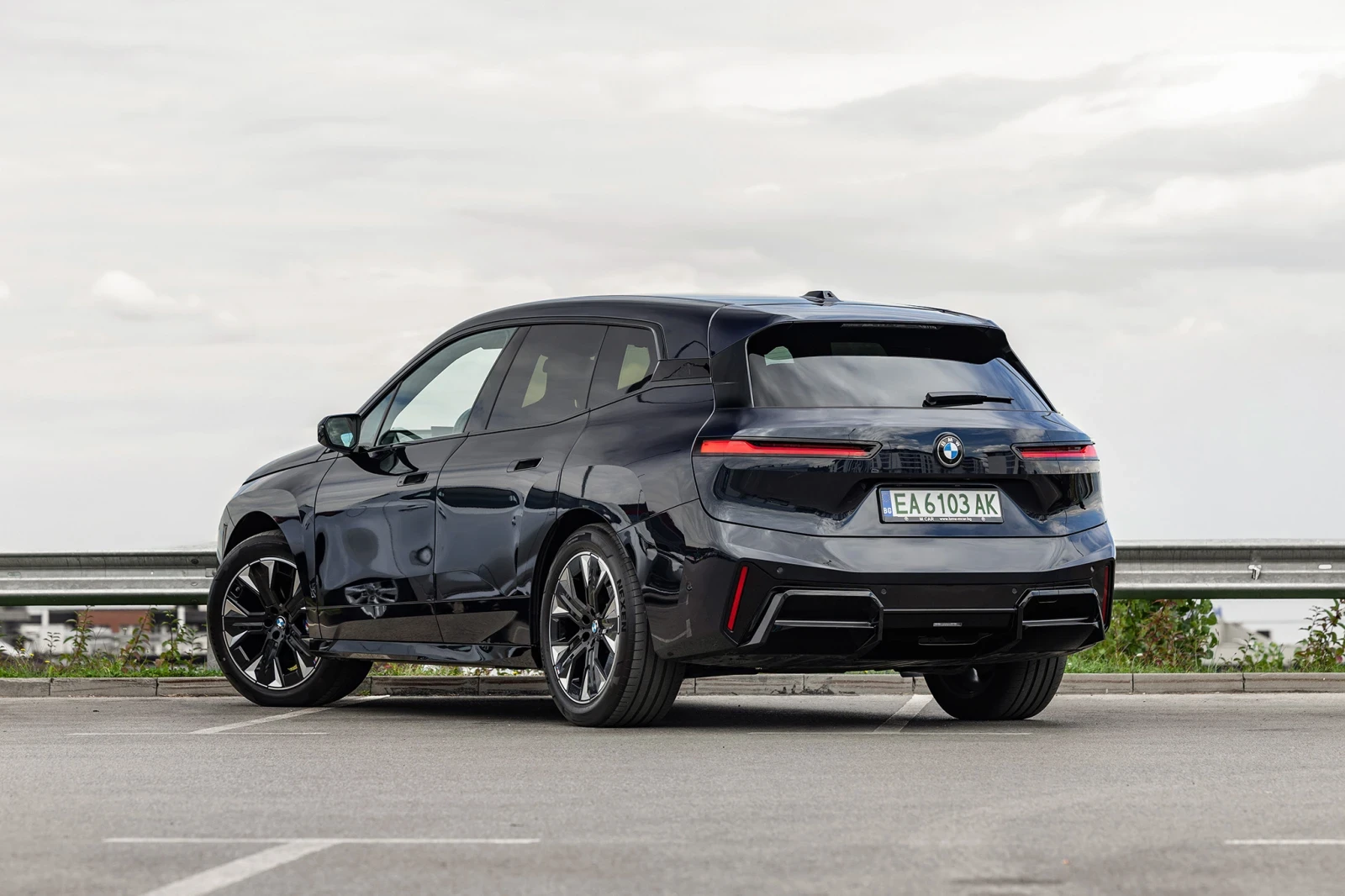 BMW iX ix45, снимка 4 - Автомобили и джипове - 56566966