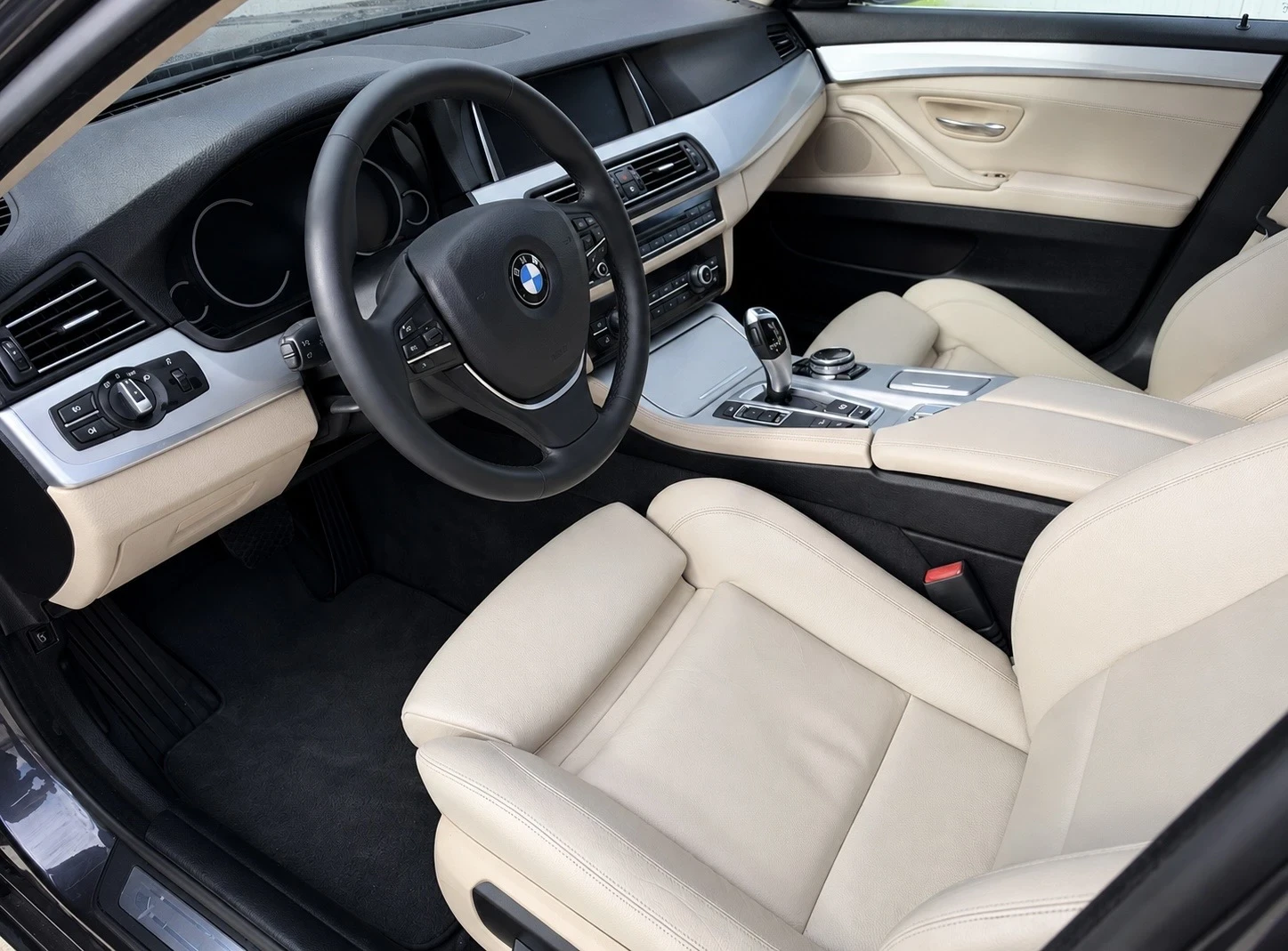 BMW 520 Face* xDrive* Luxury* ЛИЗИНГ* БАРТЕР, снимка 9 - Автомобили и джипове - 56680527