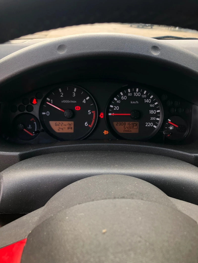 Nissan Navara, снимка 11 - Автомобили и джипове - 47363418