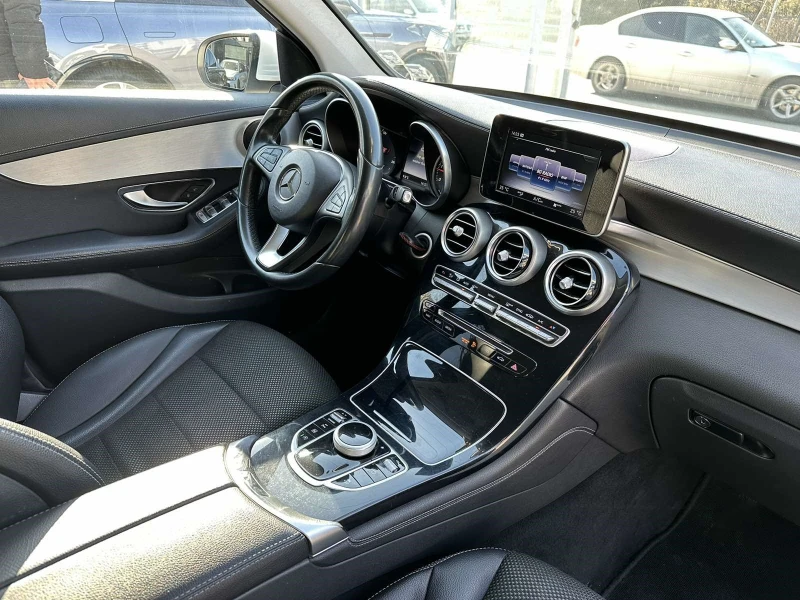 Mercedes-Benz GLC 220 d, снимка 13 - Автомобили и джипове - 48189234