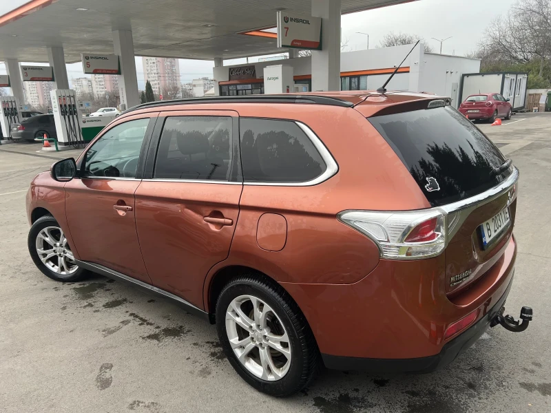 Mitsubishi Outlander, снимка 5 - Автомобили и джипове - 53212922