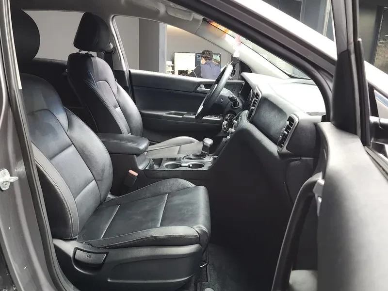 Kia Sportage, снимка 11 - Автомобили и джипове - 52558879