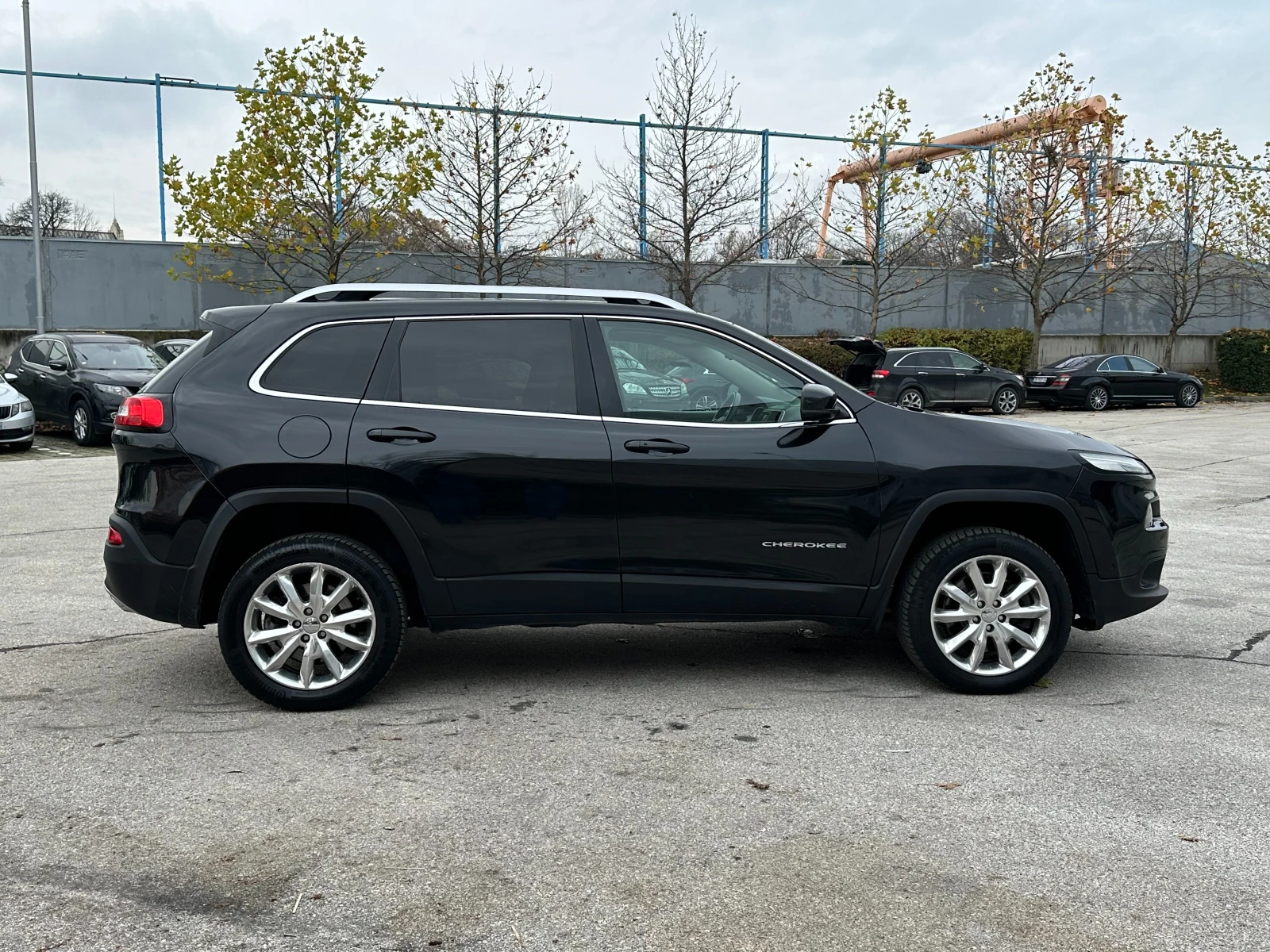 Jeep Cherokee 2.2JTD Автомат/КОЖА - изображение 5