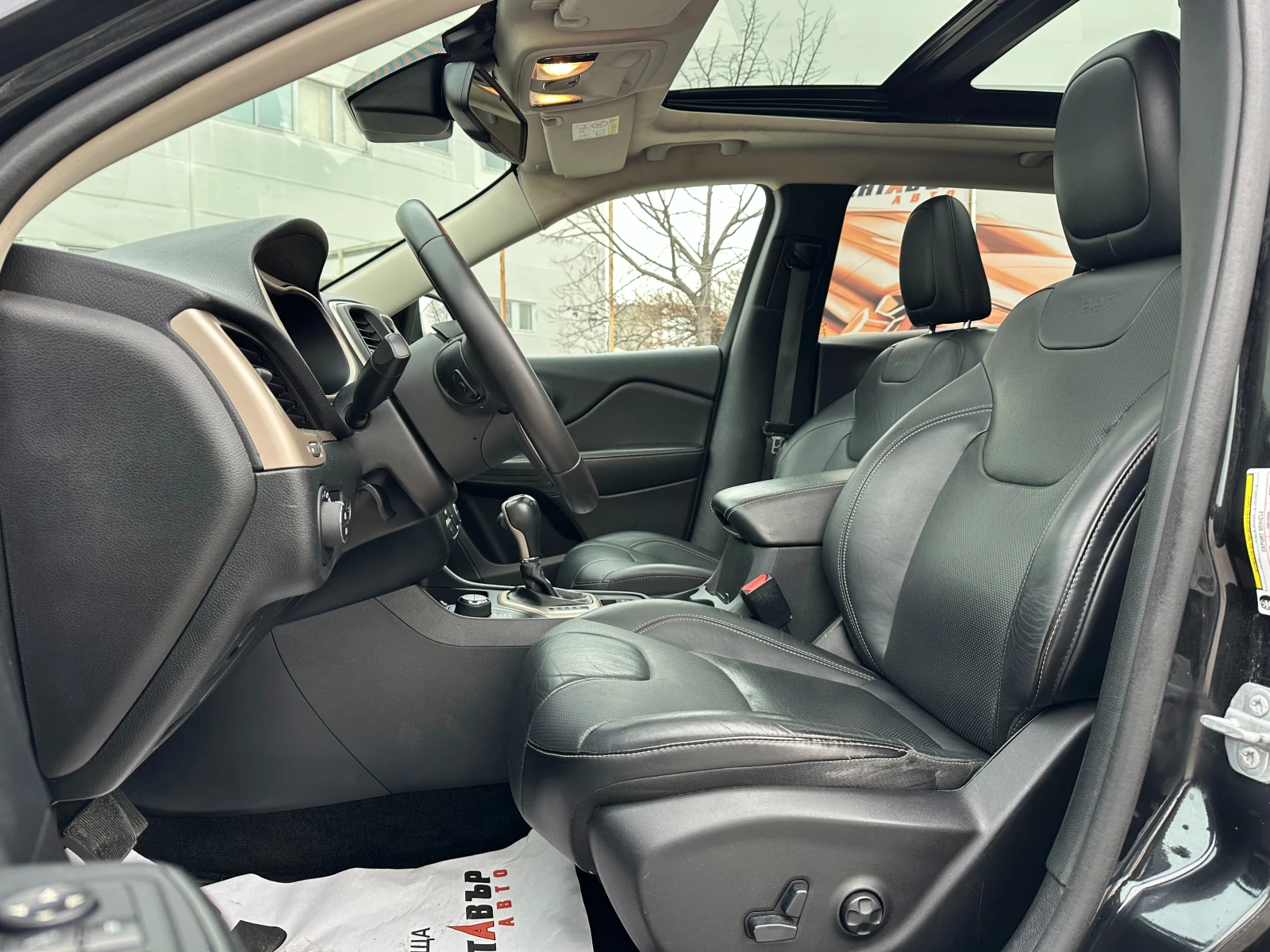 Jeep Cherokee 2.2JTD Автомат/КОЖА - изображение 8