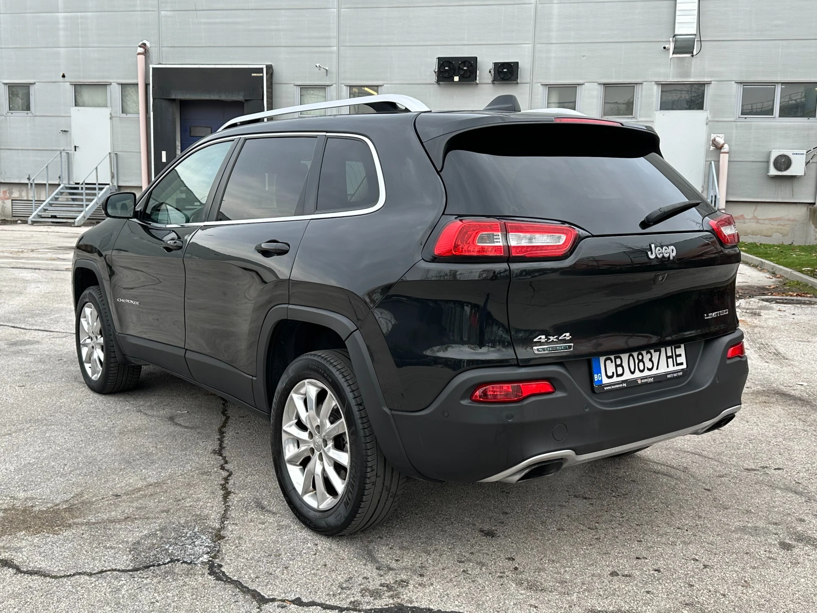 Jeep Cherokee 2.2JTD Автомат/КОЖА - изображение 3