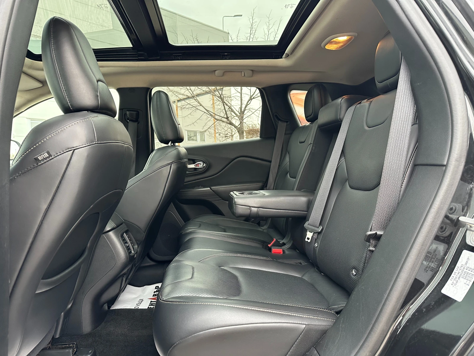 Jeep Cherokee 2.2JTD Автомат/КОЖА - изображение 9