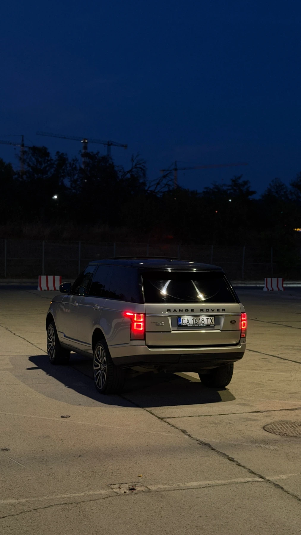 Land Rover Range rover 4.4 SDV8 AUTOBIOGRAPHY&CARPLAY&DISTRONIC, снимка 5 - Автомобили и джипове - 55828054