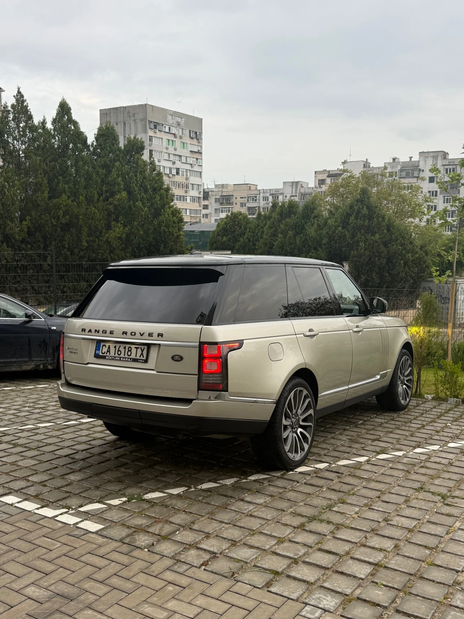Land Rover Range rover 4.4 SDV8 AUTOBIOGRAPHY&CARPLAY&DISTRONIC, снимка 7 - Автомобили и джипове - 54486951